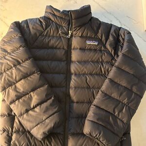 Patagonia Black Puffer Jacket with High Collar and Full-Length Zipper